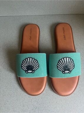 Happily Grey turquoise Beaded seashell Slide Sandals Sz 9 New